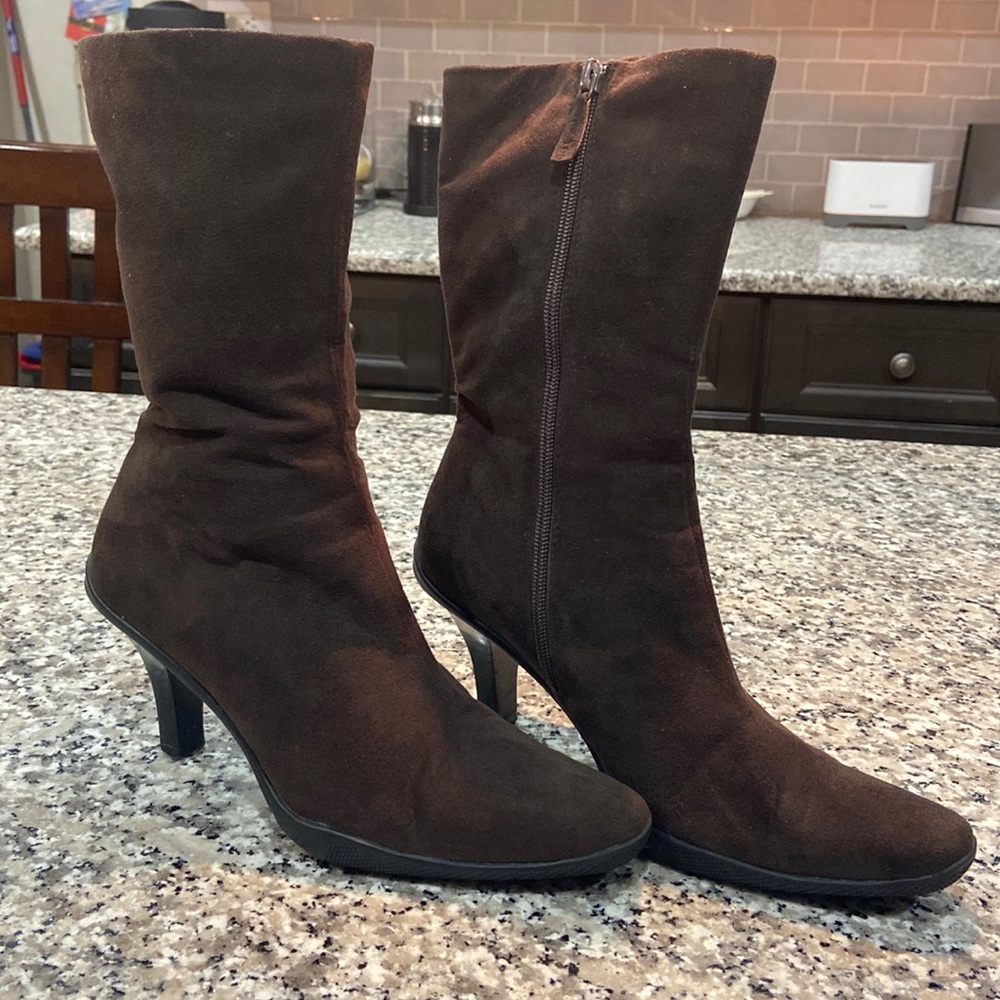 Me Too Brown High Rise Kitten Heel